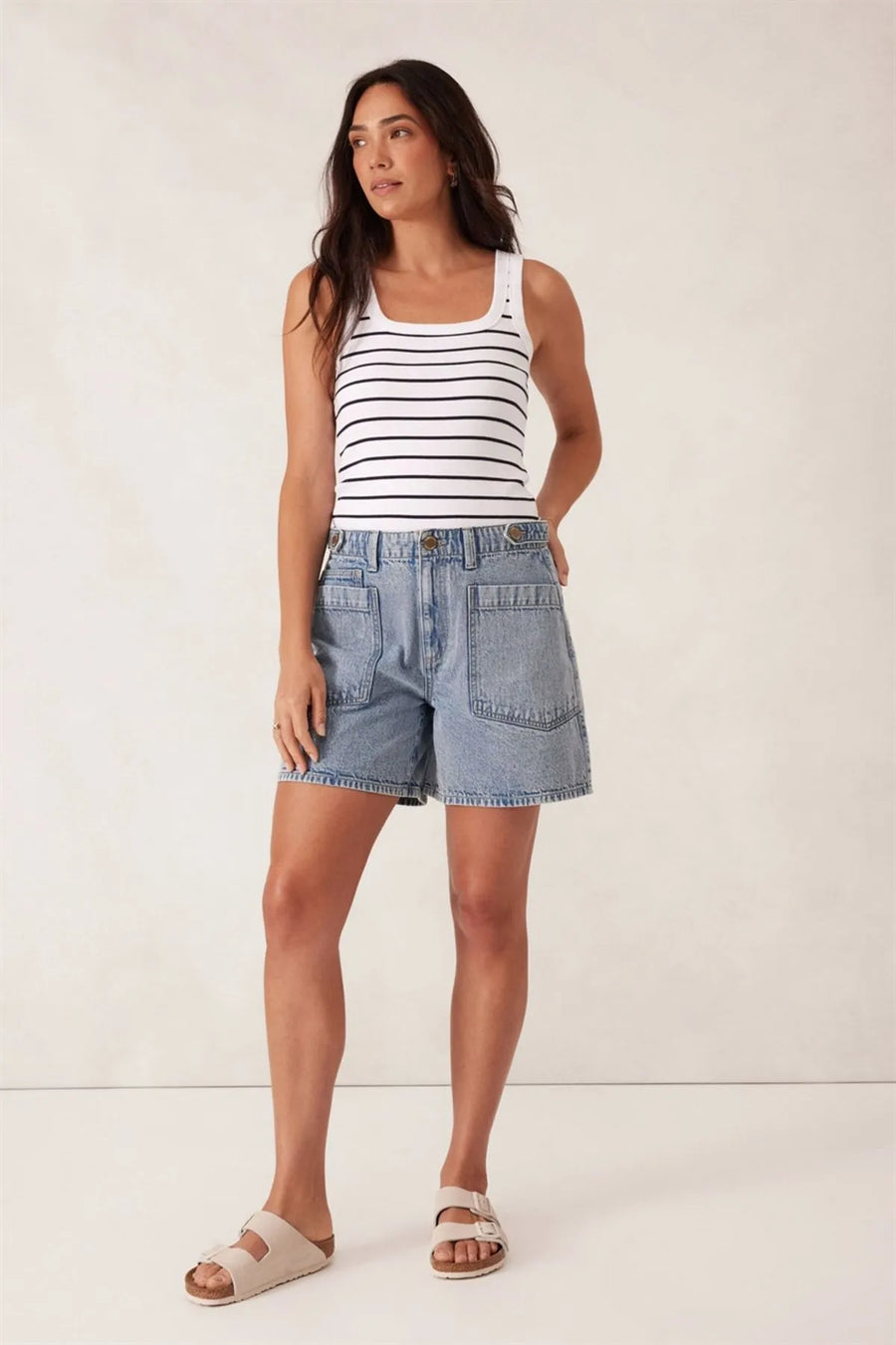 Relaxed front pocket tab shorts